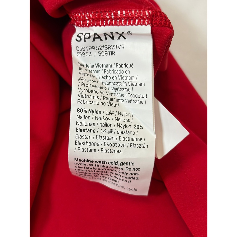 Spanx SPANXsmooth OnForm Long Sleeve Top Red Crew Neck Thumbholes Medium NEW - Picture 12 of 14